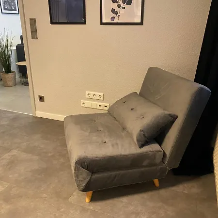 2-zimmer-appartment In Top-city-lage Mit Parken Und Klimaanlage *